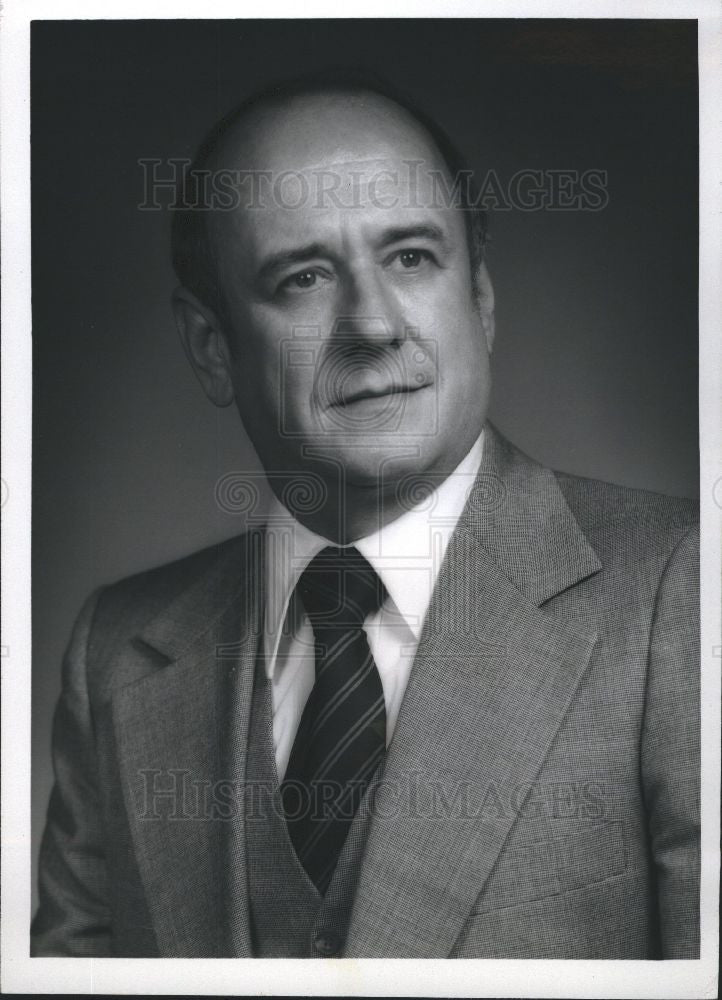 1982 Press Photo Frank E.Smith  president - Historic Images