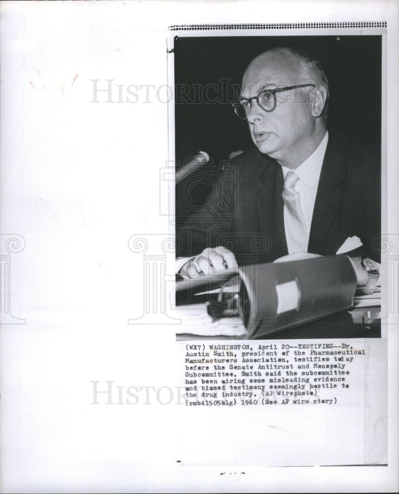 1960 Press Photo Dr. Austin Smith - Historic Images