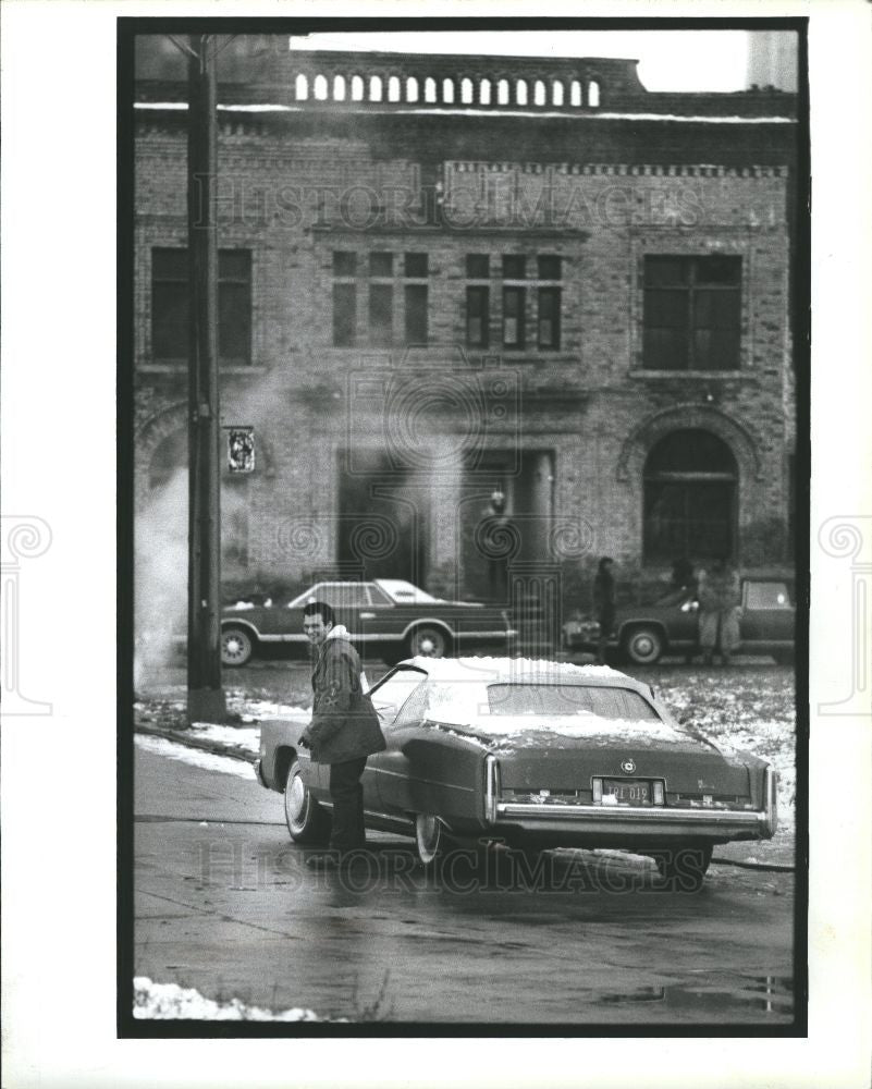 1992 Press Photo CHRISTIAN SLATER SHOOTING ACTOR FILM - Historic Images