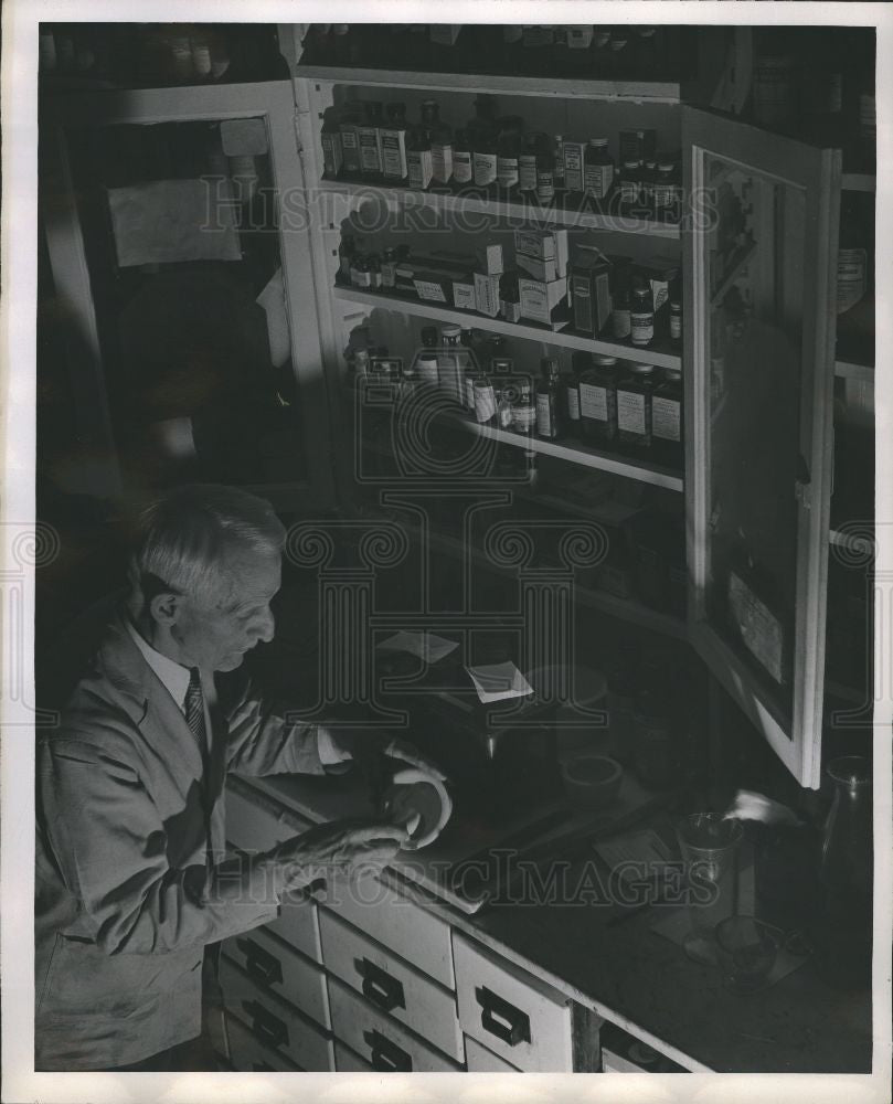 Press Photo Charles M. Smith druggist - Historic Images