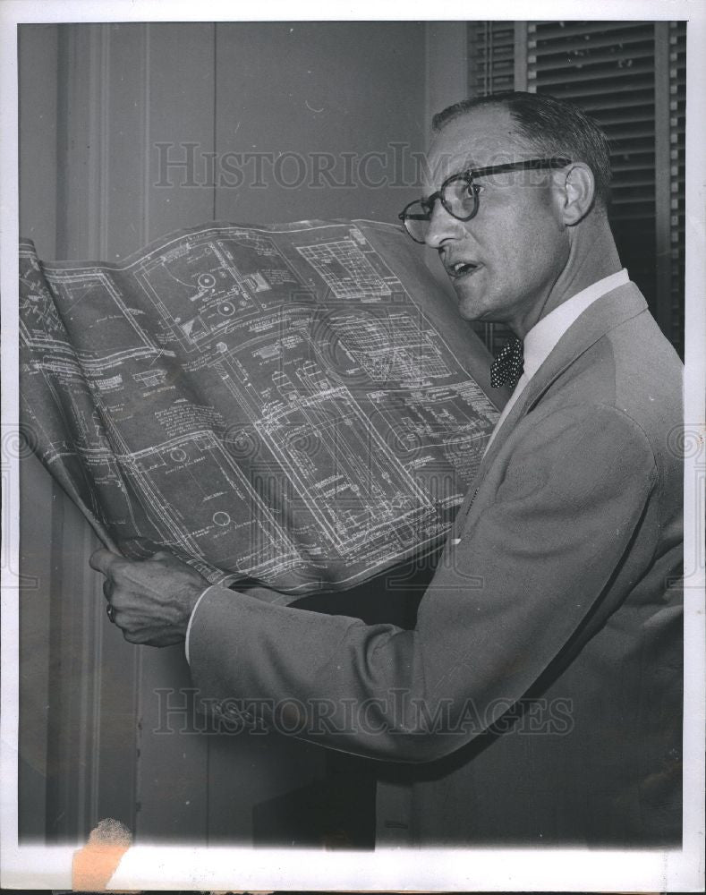 1956 Press Photo C.W. Smith Home Buyers Handbook Author - Historic Images