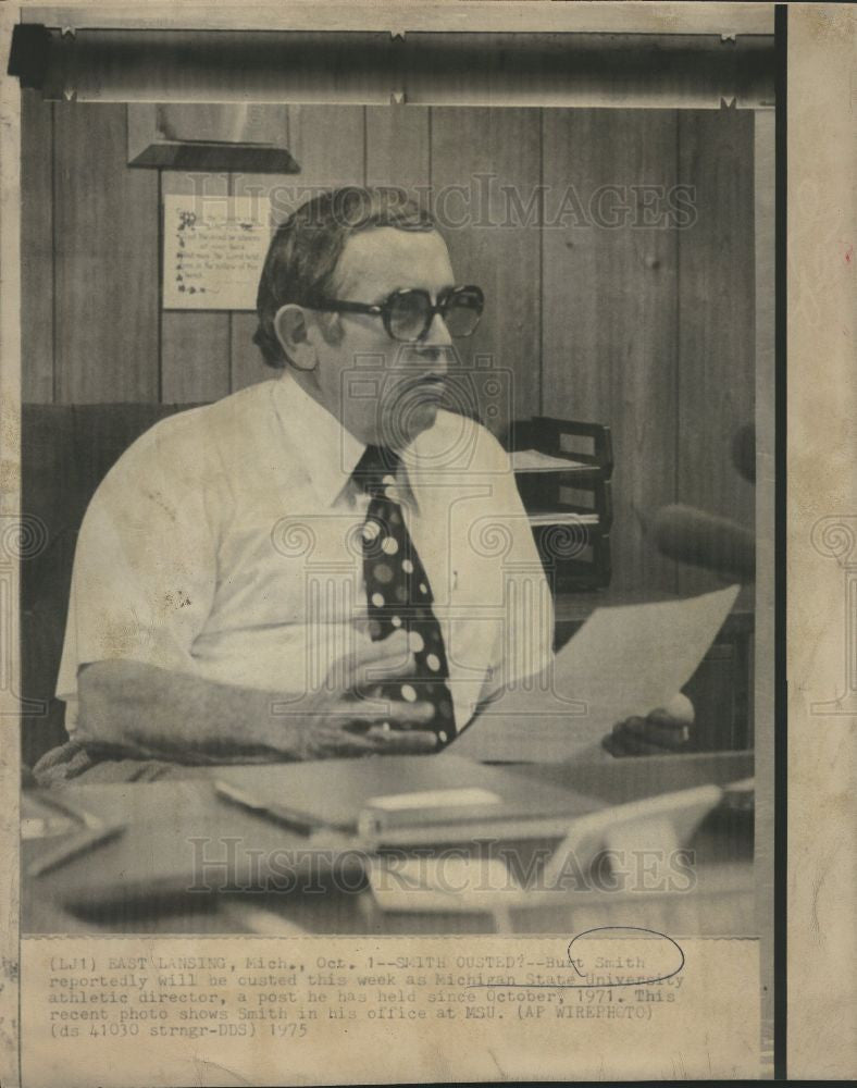 1977 Press Photo Burt Smith, Michigan atletic director - Historic Images