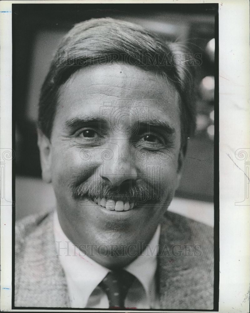 1986 Press Photo Sportscaster Bernie Smilovitz - Historic Images