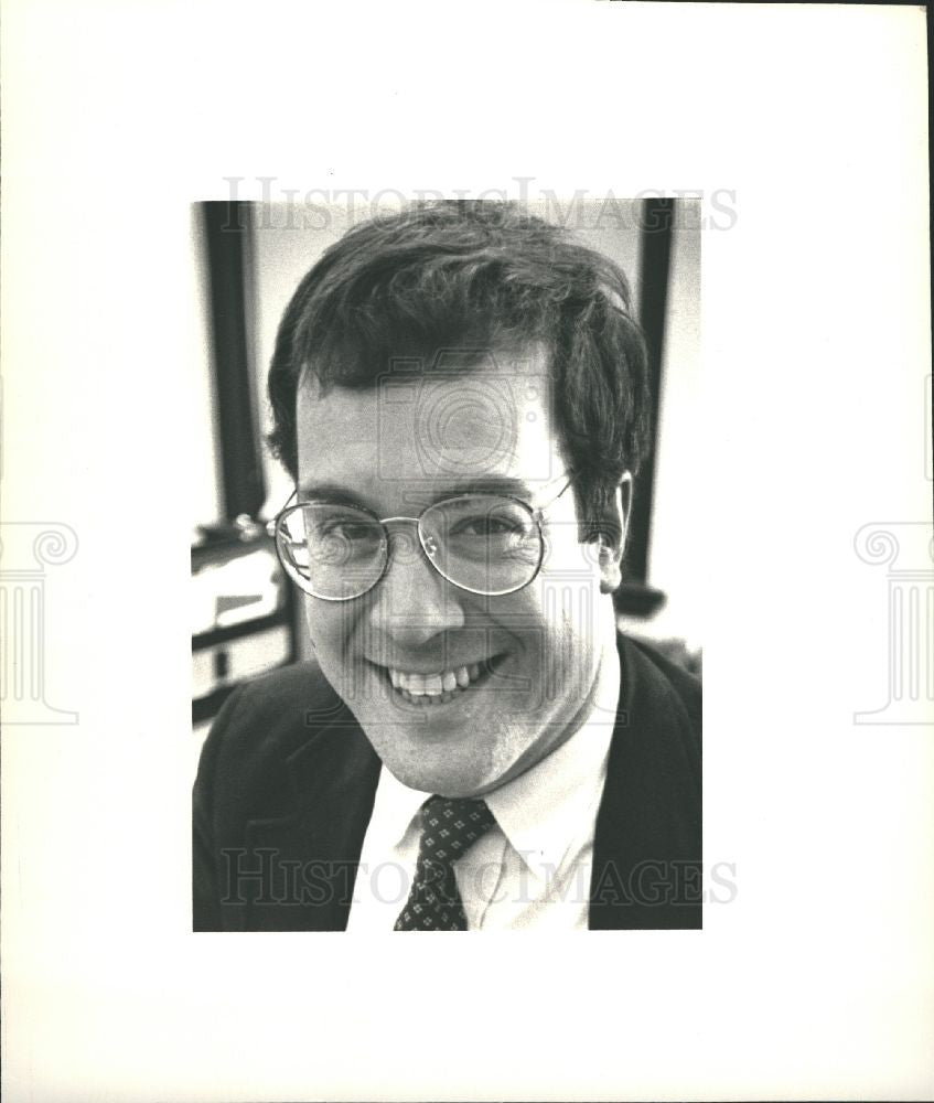1988 Press Photo Marc Santucci trade rep Elm Intl - Historic Images