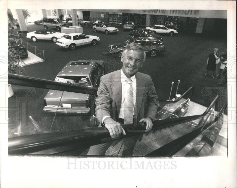 1993 Press Photo F. Allan Smith chief financial officer - Historic Images