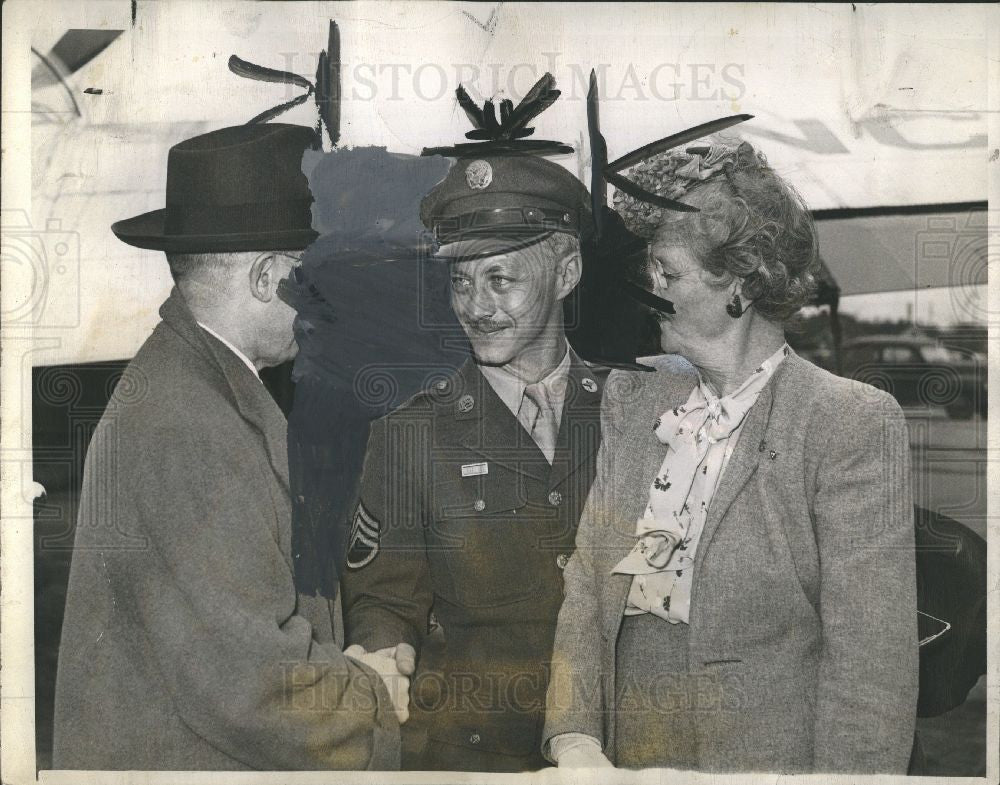 1945 Press Photo Sergeant Maynard Smith American Caro - Historic Images