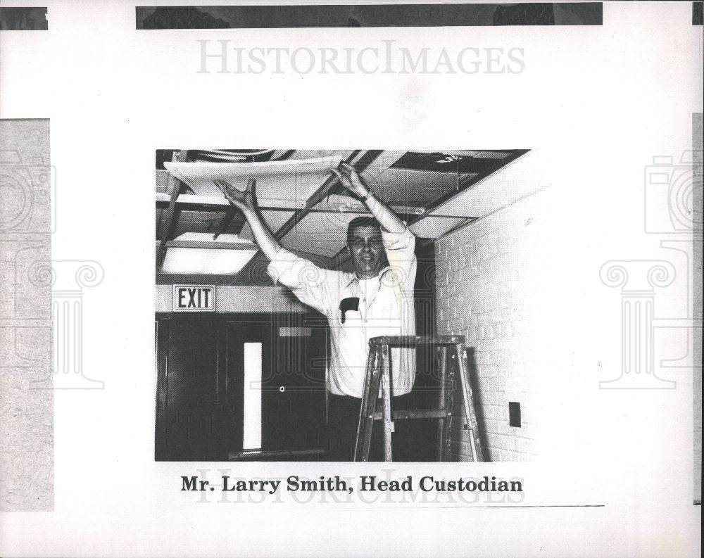 1989 Press Photo Larry Smith Hazel Park Candidate - Historic Images