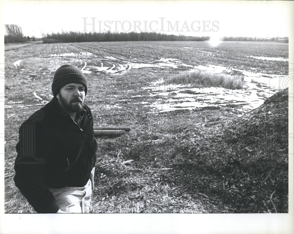 1993 Press Photo Laurce Smith Protest Imcinerator - Historic Images