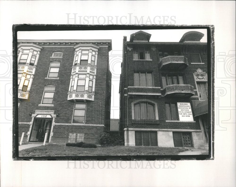 1989 Press Photo BOB SLATTERY apartment house Willis - Historic Images