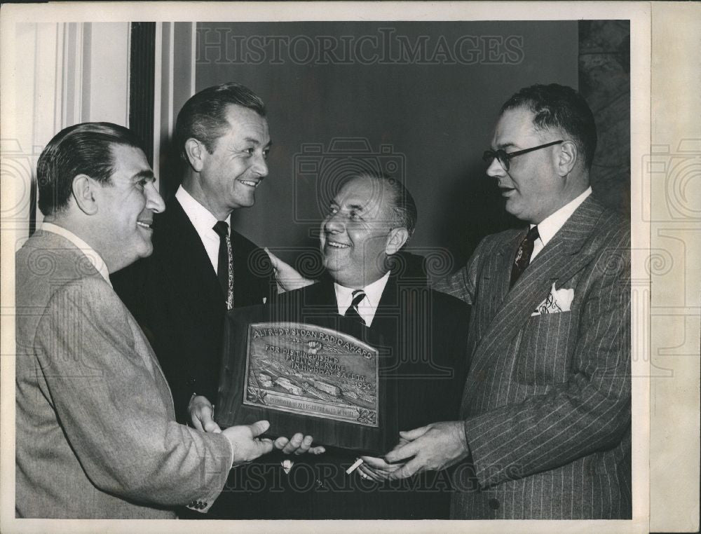 1949 Press Photo Alfred Sloan Radio Award - Historic Images