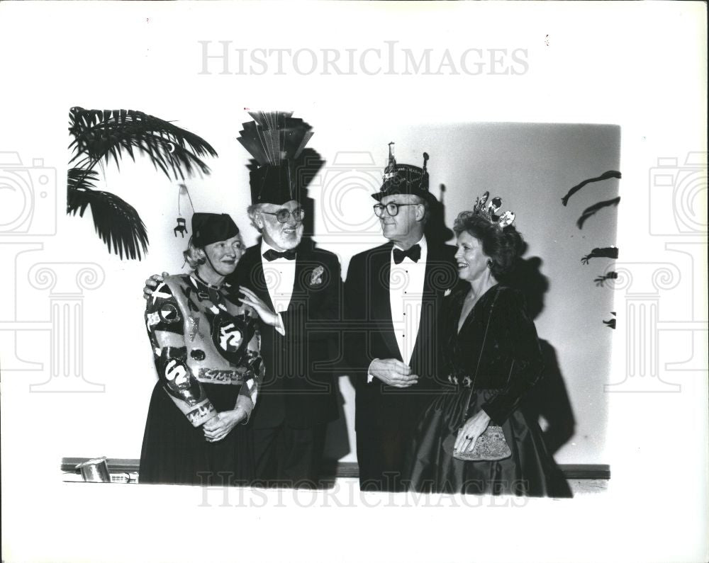 1992 Press Photo Roy Slade Guy Fawkes Crandemonium Ball - Historic Images