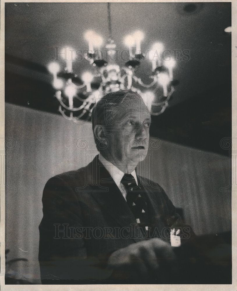 1975 Press Photo Roy D. Chapin Jr Chairman CEO AMC - Historic Images