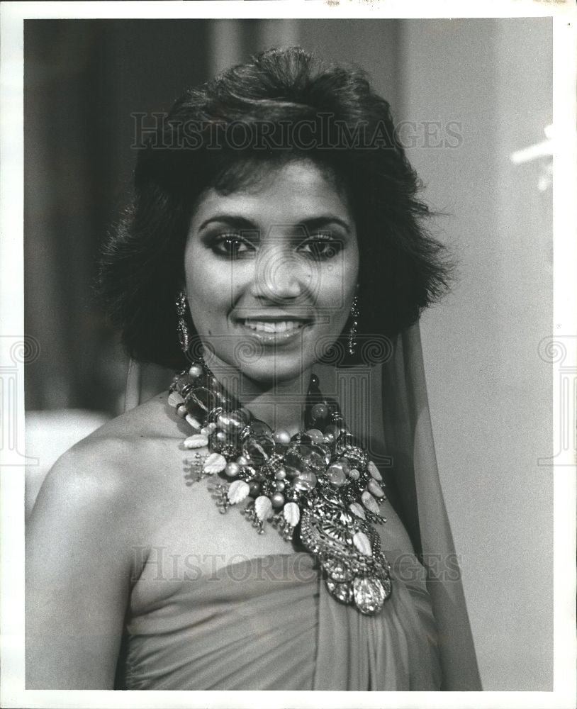 1985 Press Photo Suzette Charles Miss America Singer - Historic Images