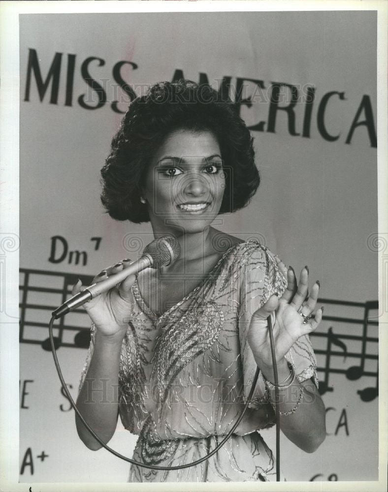 1984 Press Photo Suzette Charles Miss America Singer - Historic Images