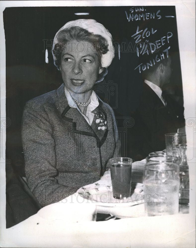 1957 Press Photo Ilka Chase American actress novelist - Historic Images