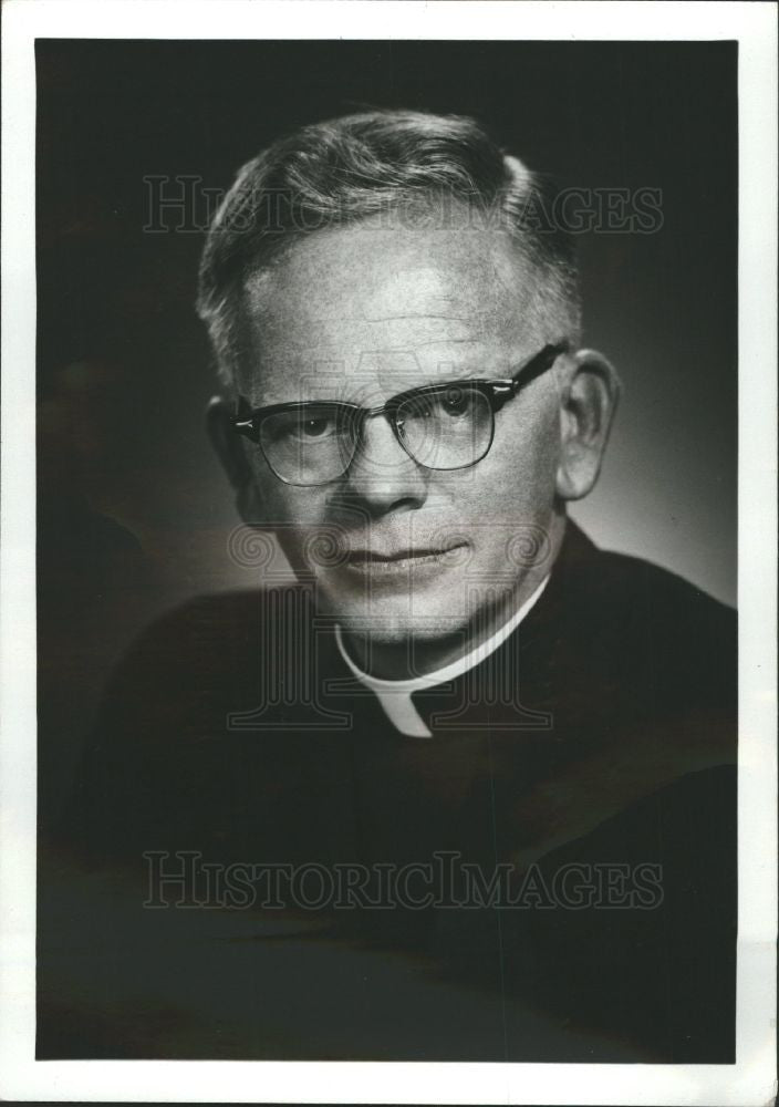 1972 Press Photo Father Malcolm Carron, S.J President - Historic Images