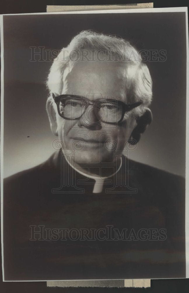 1983 Press Photo malcolm carron president of university - Historic Images