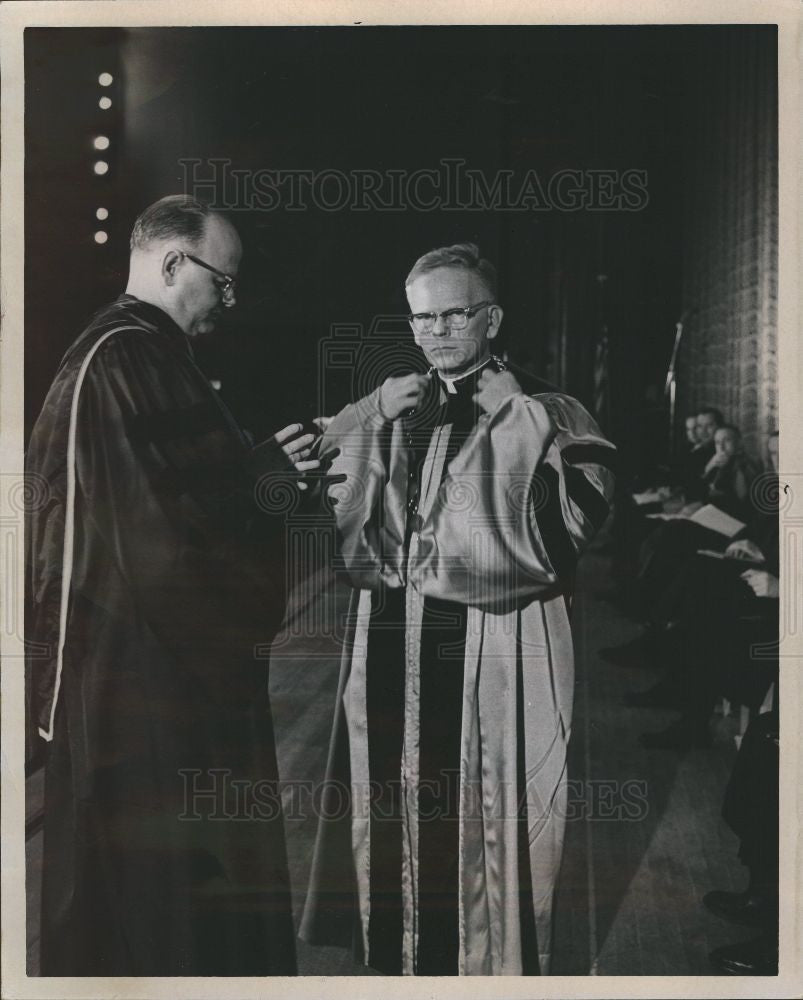 1965 Press Photo religious church ceremony investment - Historic Images