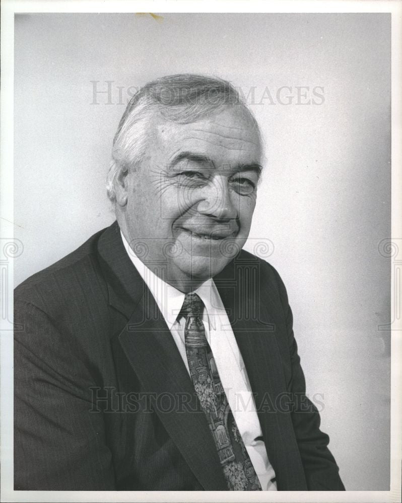 1992 Press Photo James Carron Director St. Vincents - Historic Images