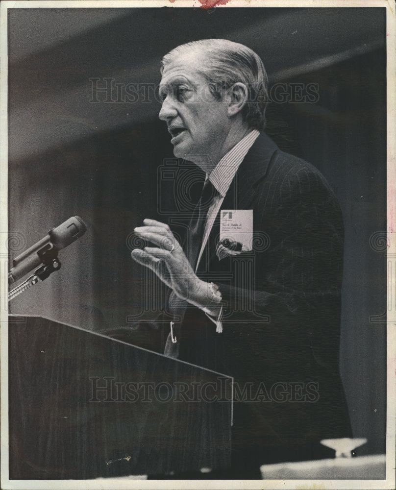 1977 Press Photo Roy D. Chapin U.S Secretary of Commerc - Historic Images