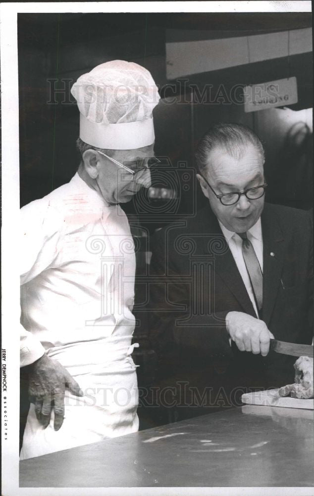 1969 Press Photo Ernest Zeltevonger Chef - Historic Images