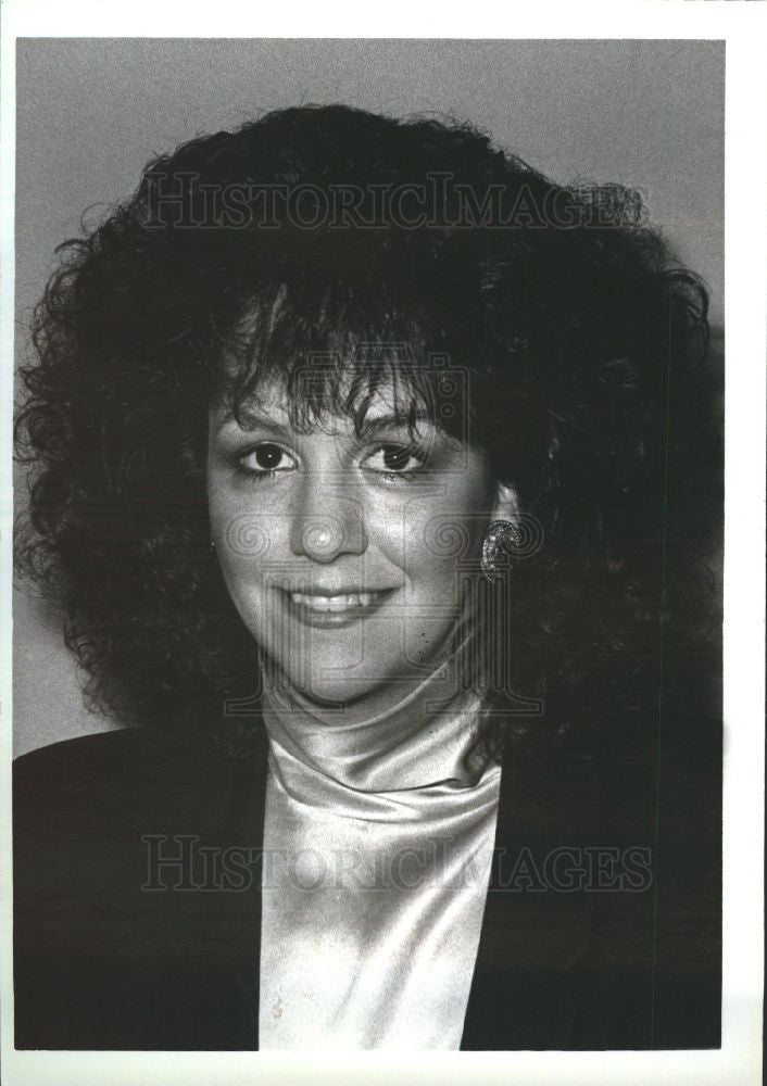 1989 Press Photo Natalie Zelenak is named PRM of Boblo. - Historic Images