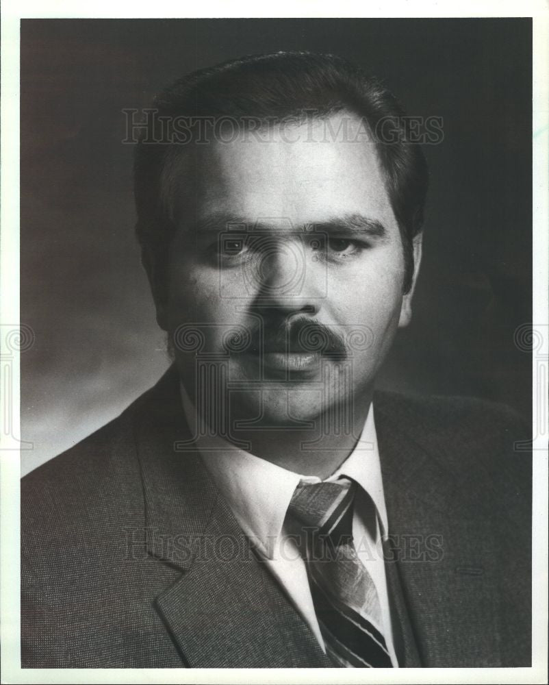 1985 Press Photo Tom Rosenbaum News Director - Historic Images