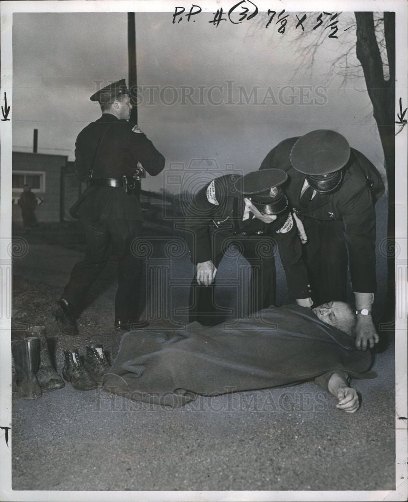 1954 Press Photo Lapeer Deputies Leave Chris - Historic Images