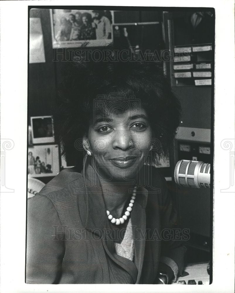 1983 Press Photo WDET Volunteer Nkenge Zola jazz - Historic Images