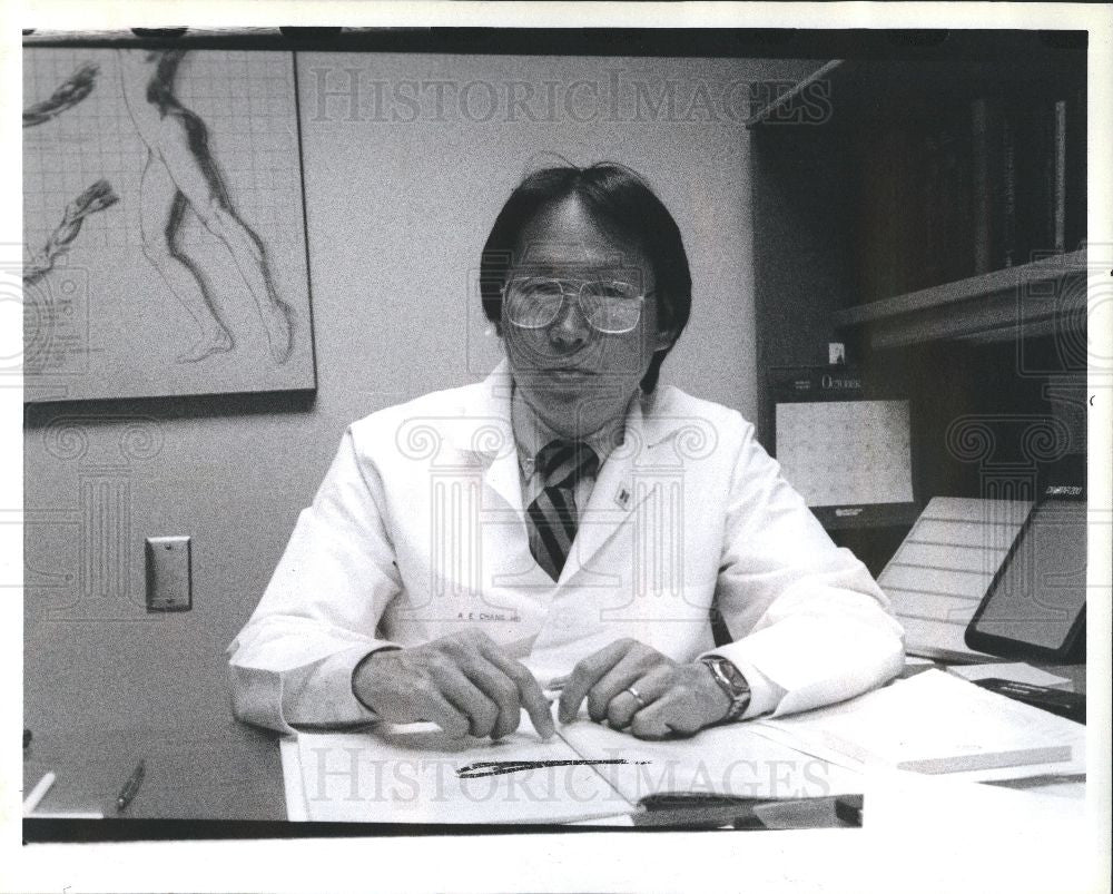 1990 Press Photo Dr.Alfred Chang - Historic Images