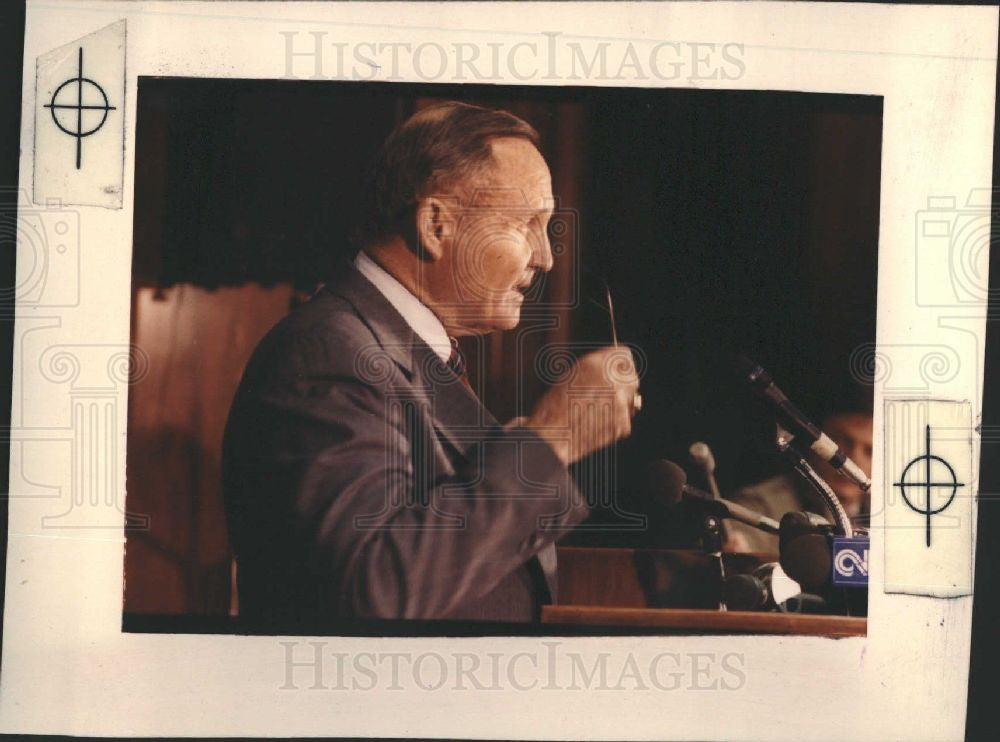 1988 Press Photo Alvah Chapman - Historic Images