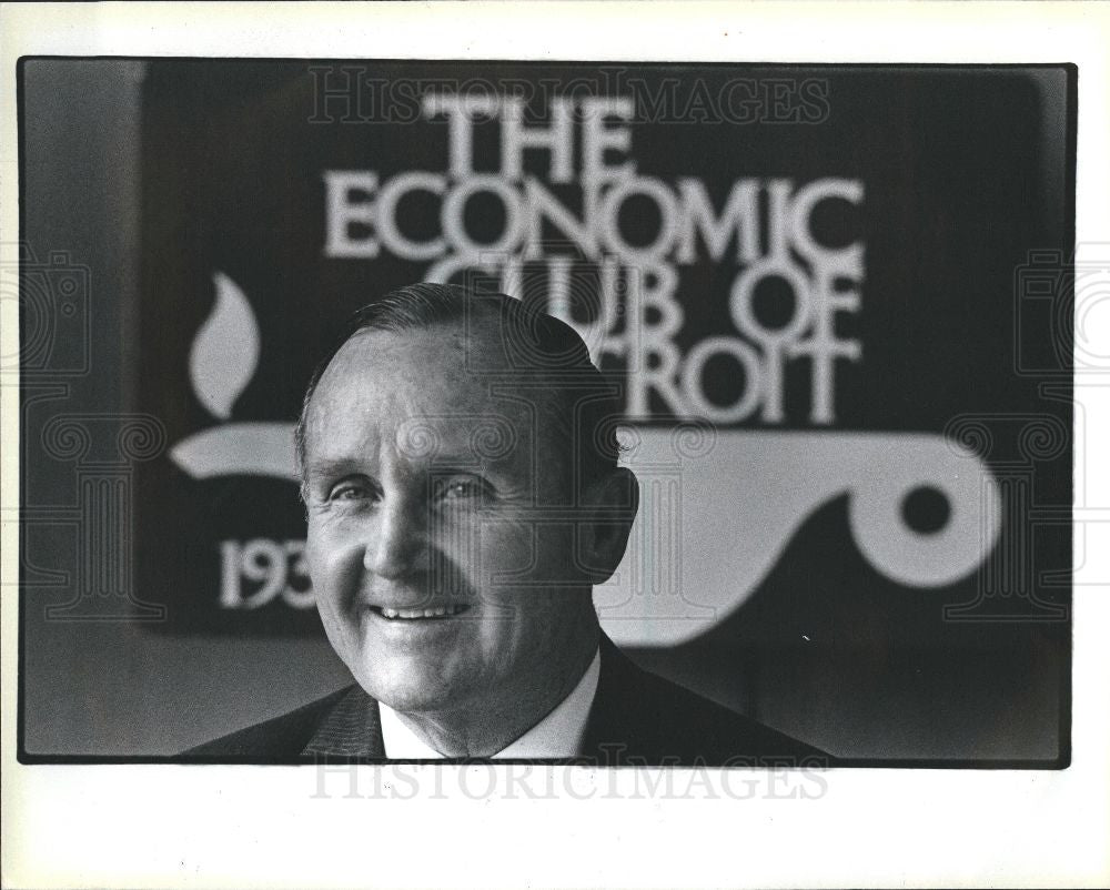 1988 Press Photo Chapman Jr. Chairman Knight-Ridder - Historic Images