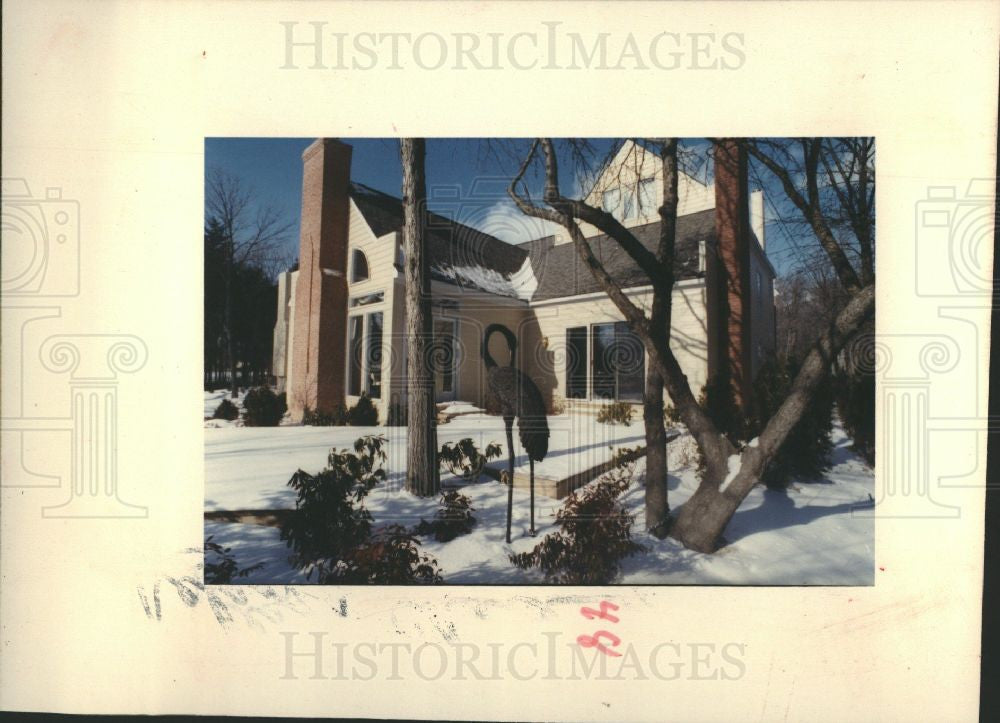 1991 Press Photo 7-Foot Bronze Bird - Historic Images