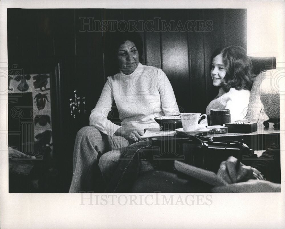 1971 Press Photo Mrs. Leslie Rose, Elizabeth, family - Historic Images