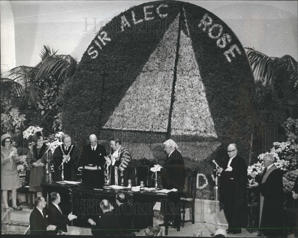 1968 Press Photo Sir Alec Rose amateur Sailor England - Historic Images