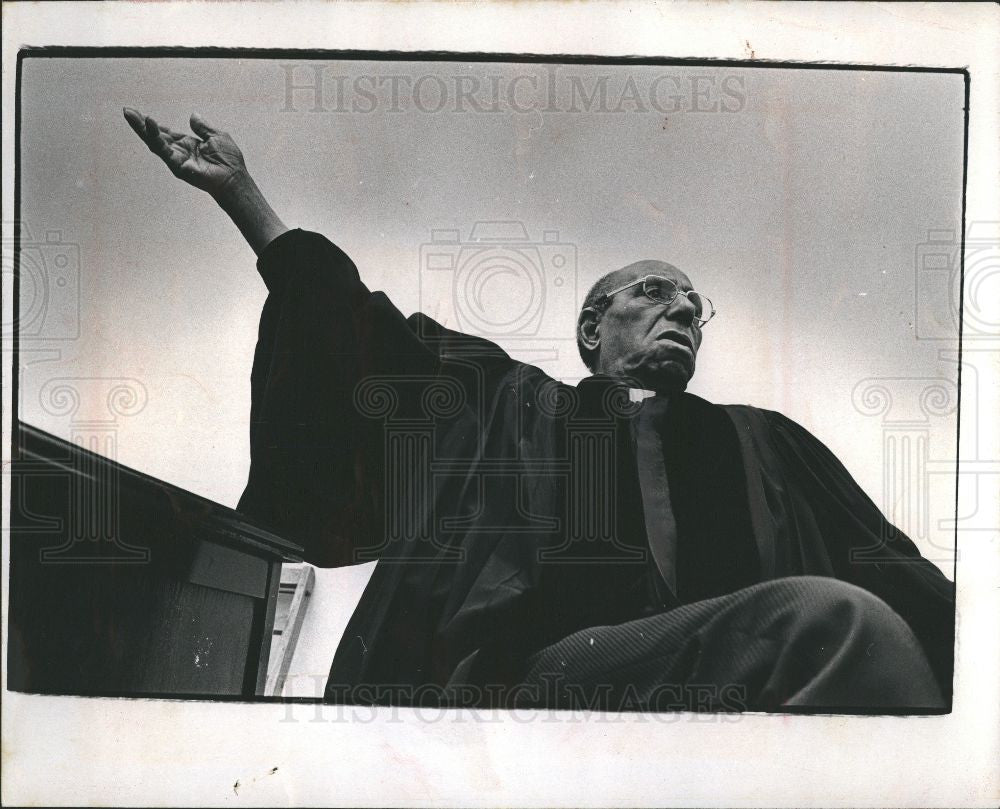 1974 Press Photo Rev. Rosebrough Calvary Zion Church - Historic Images