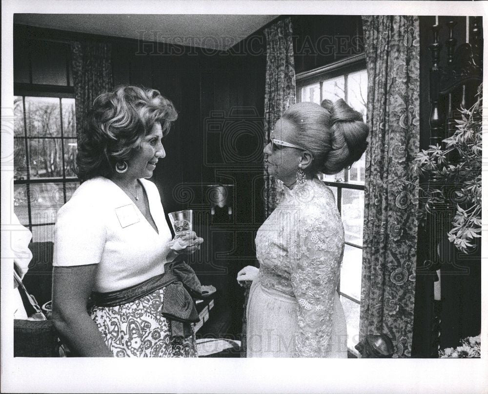1972 Press Photo Mrs. Leslie Rose - Historic Images