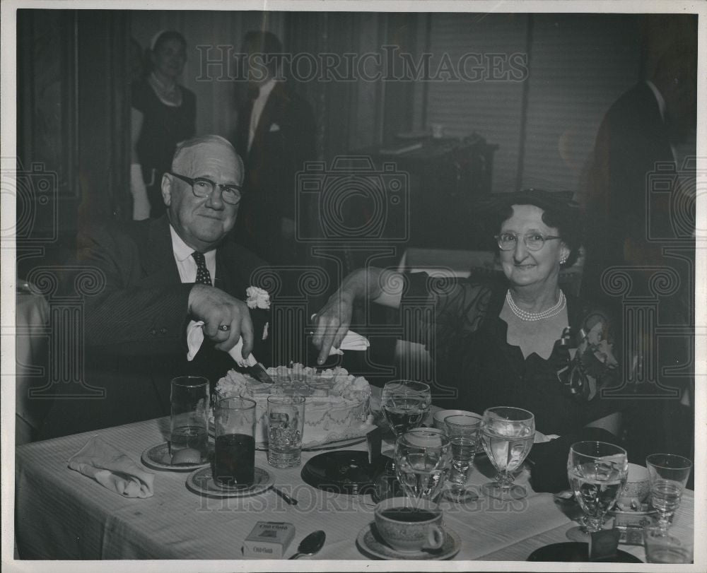 1953 Press Photo Mrs and Mr Herman Rasenbusch - Historic Images