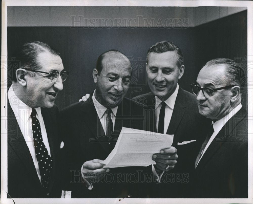 1961 Press Photo Four Businessmen Reading Letter - Historic Images