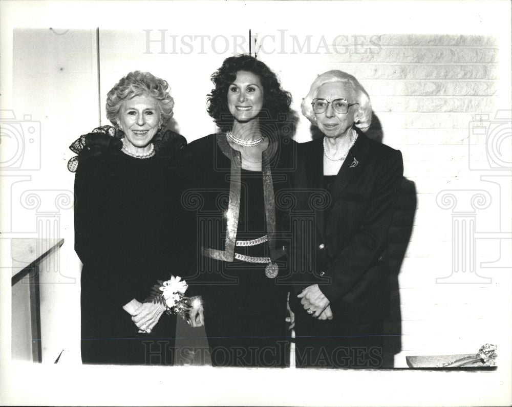 1990 Press Photo Helen Zuckerman - Historic Images
