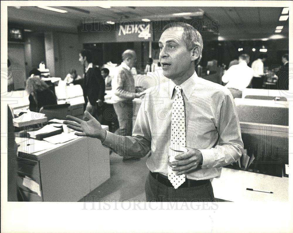 1988 Press Photo Walter Zimmerman WDIV TV Detroit News - Historic Images