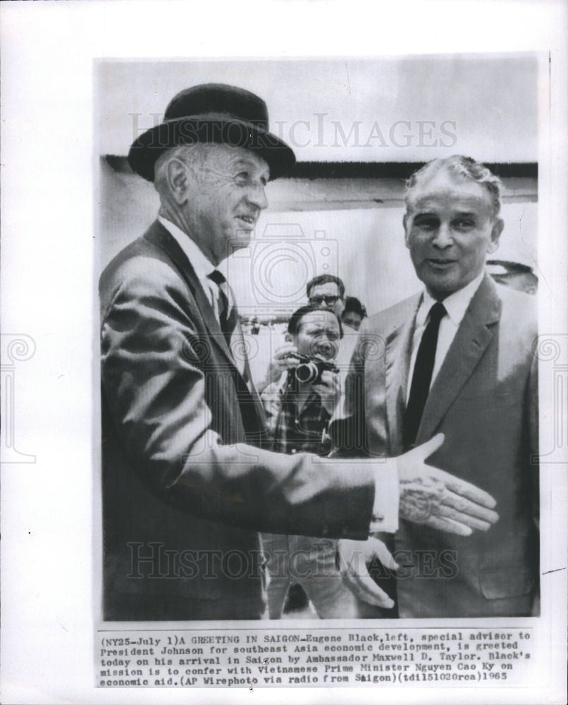 1965 Press Photo Eugene Black Vietnam Economic Aid - Historic Images