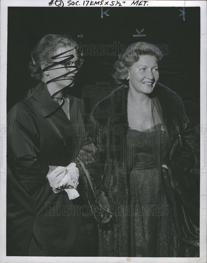 1956 Press Photo Detroit High Society Dressed UP - Historic Images