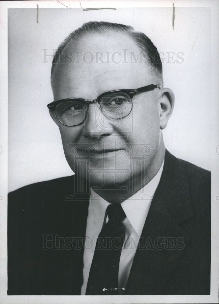 1960 Press Photo Harold Bixby Ex-Cell-O Michigan - Historic Images