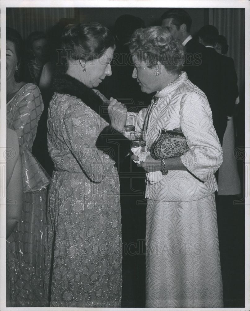1959 Press Photo Mrs.Glenn Bixby - Historic Images