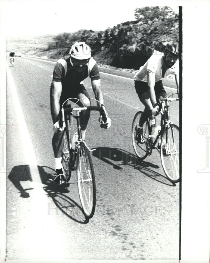 1982 Press Photo marathon swimming cycling Running - Historic Images