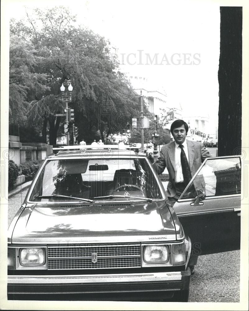 1983 Press Photo Michigan Governor James Jim Blanchard - Historic Images