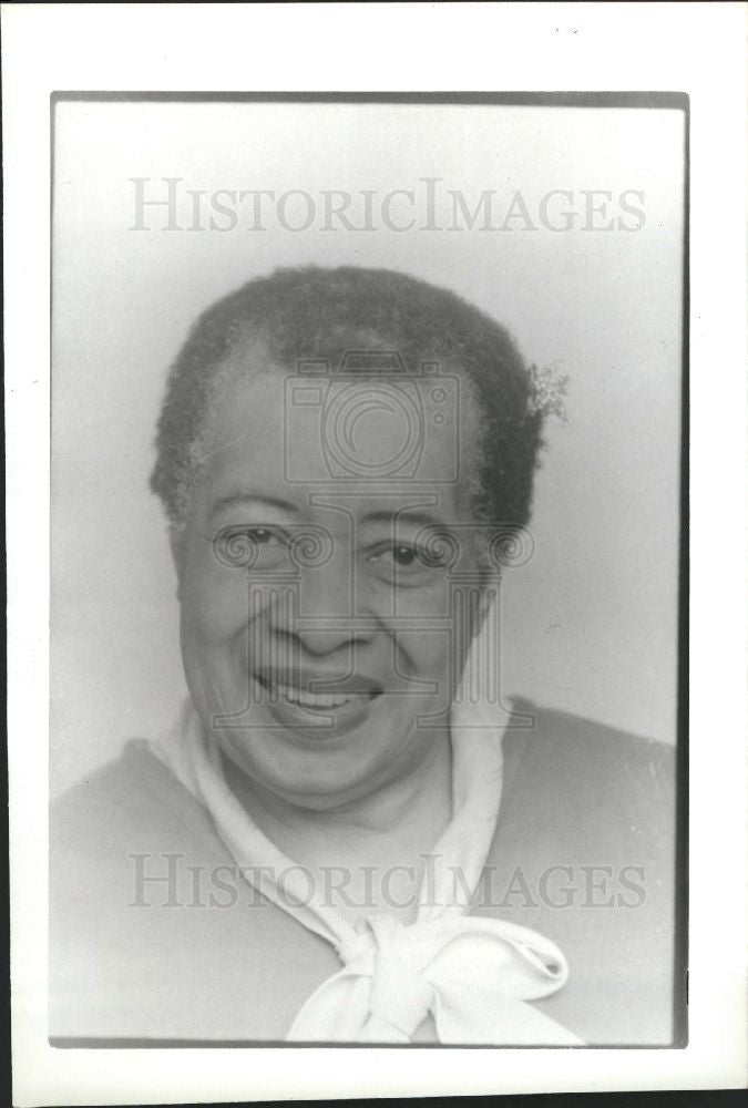 1989 Press Photo Phy Stephens, PR, Woman, Omni Hotel - Historic Images