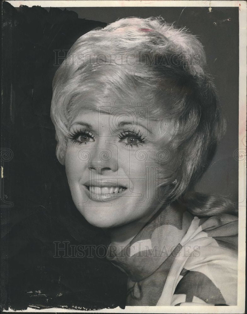 1974 Press Photo stevens actress singer - Historic Images