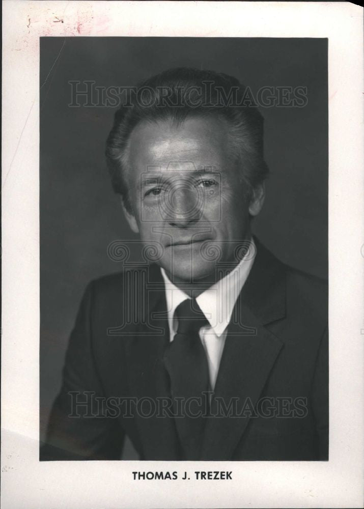 1983 Press Photo Thomas Trezek General Motors Saginaw - Historic Images